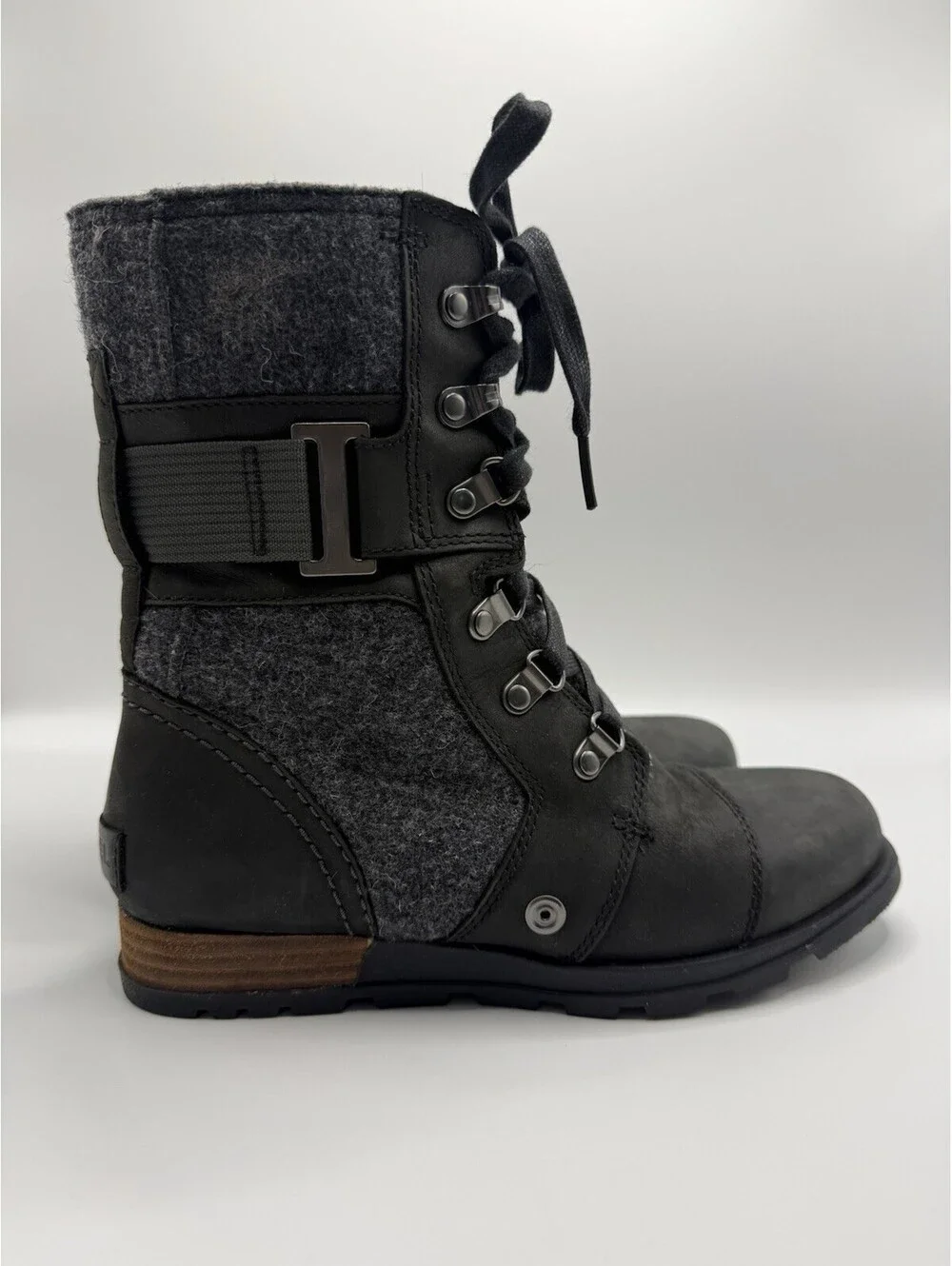 Sorel Women's Major Carly Leather Boot Black & Gray Lace-Up Size 6